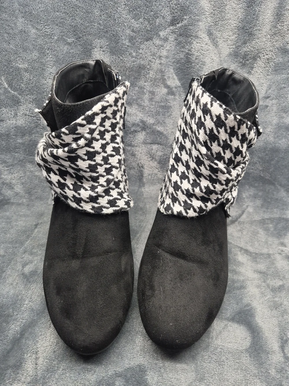 Comfortwiew Inez Bootie Short Ankle Winter Suede Shoes White& Black Size 11